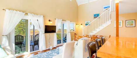 Una televisión, una oficina