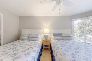 2 chambres, fer et planche à repasser, Wi-Fi, draps fournis
