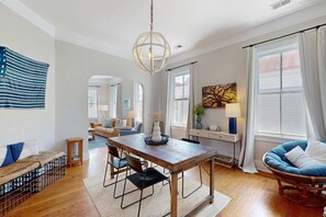 Télévision, espaces bureaux