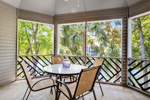 Dining - Lagoon view, second floor villa w/ screened in porch, short walk to the beach (Kiawah Island)