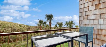 Third floor home with stunning private-deck ocean views - steps from beach