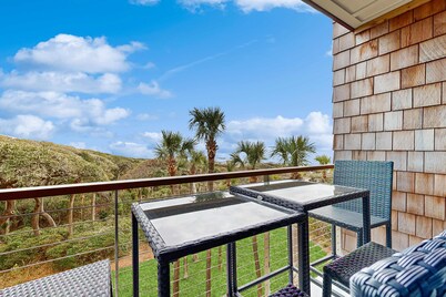 Third floor home with stunning private-deck ocean views - steps from beach