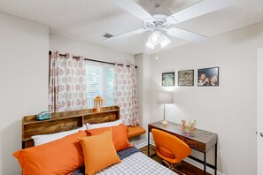 3 bedrooms, desk, iron/ironing board, WiFi
