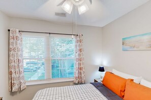 3 soverom, skrivebord, strykejern/-brett og wi-fi