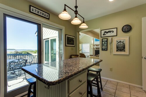 Villa with free WiFi, full kitchen, and full Seabrook Club amenity access