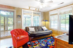 TV, DVD player, offices