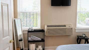 1 bedroom, in-room safe, iron/ironing board, free WiFi