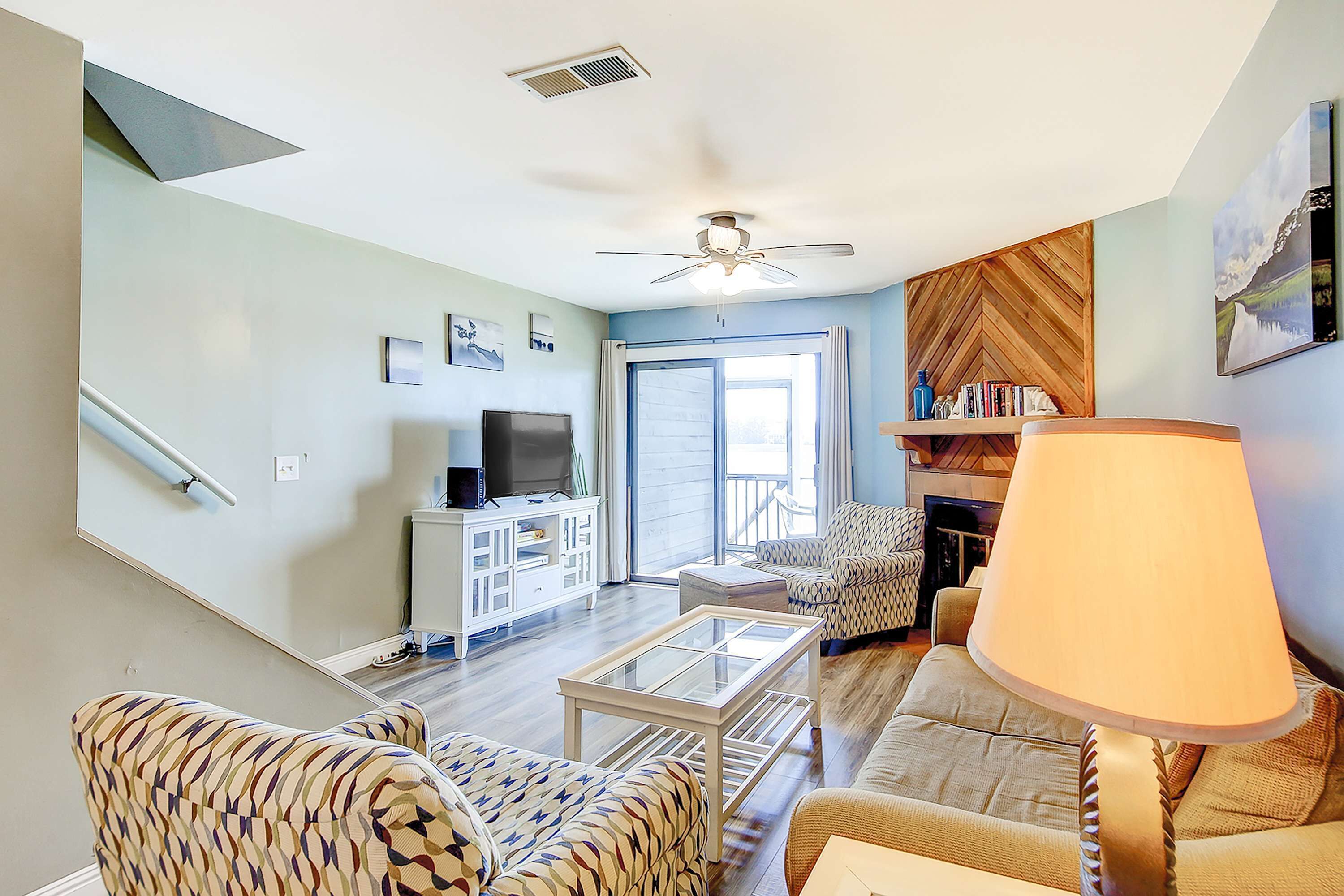 TV, fireplace, offices