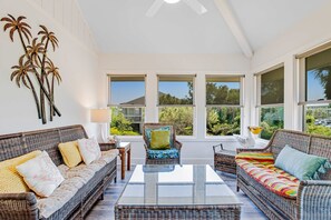 TV, DVD player, offices