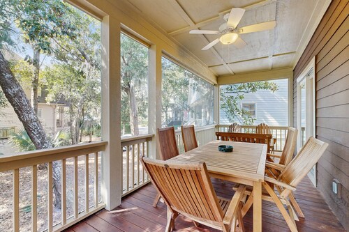 Spacious home with pool - walk to beach & golf