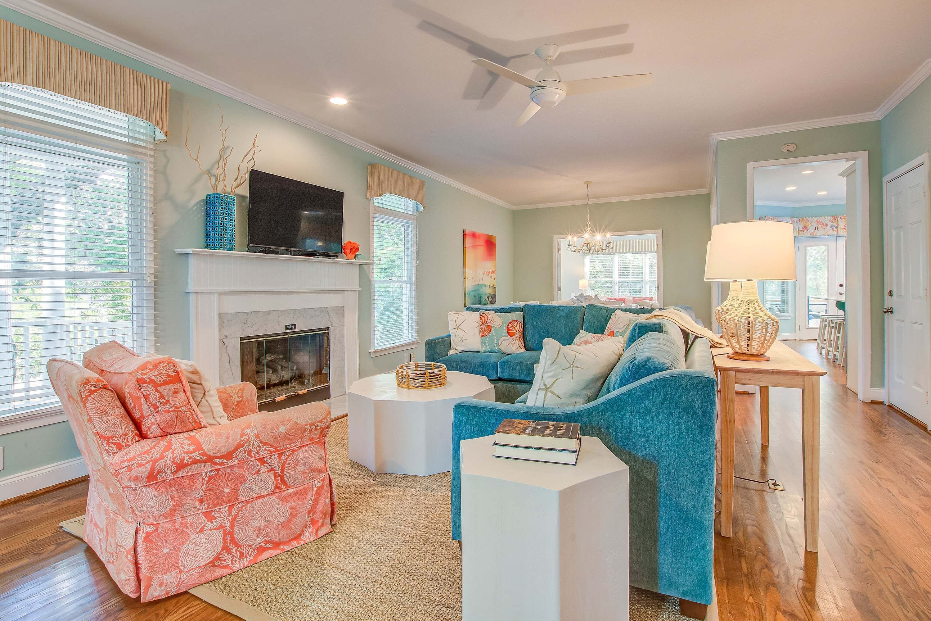 Una televisión, un reproductor de DVD