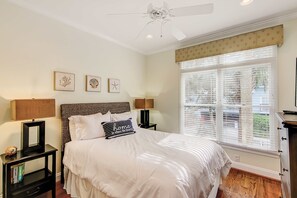 5 bedrooms, desk, iron/ironing board, WiFi