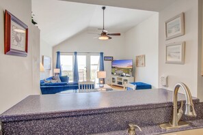 Televisio, DVD-soitin, työhuone