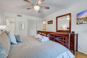 1 bedroom, desk, iron/ironing board, WiFi