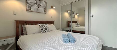 2 bedrooms, iron/ironing board, free WiFi, bed sheets