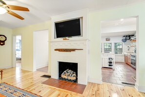 Fridge, microwave, oven, stovetop - One Block to the Beach Cute Home w/ Deck, Garden Patio, Central AC & WiFi (Folly Beach)