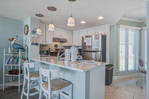 Fridge, microwave, oven, stovetop - Top-floor Oceanfront Villa with spectacular ocean views - prime location (Isle of Palms)