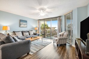 テレビ、書斎 / ワークスペース