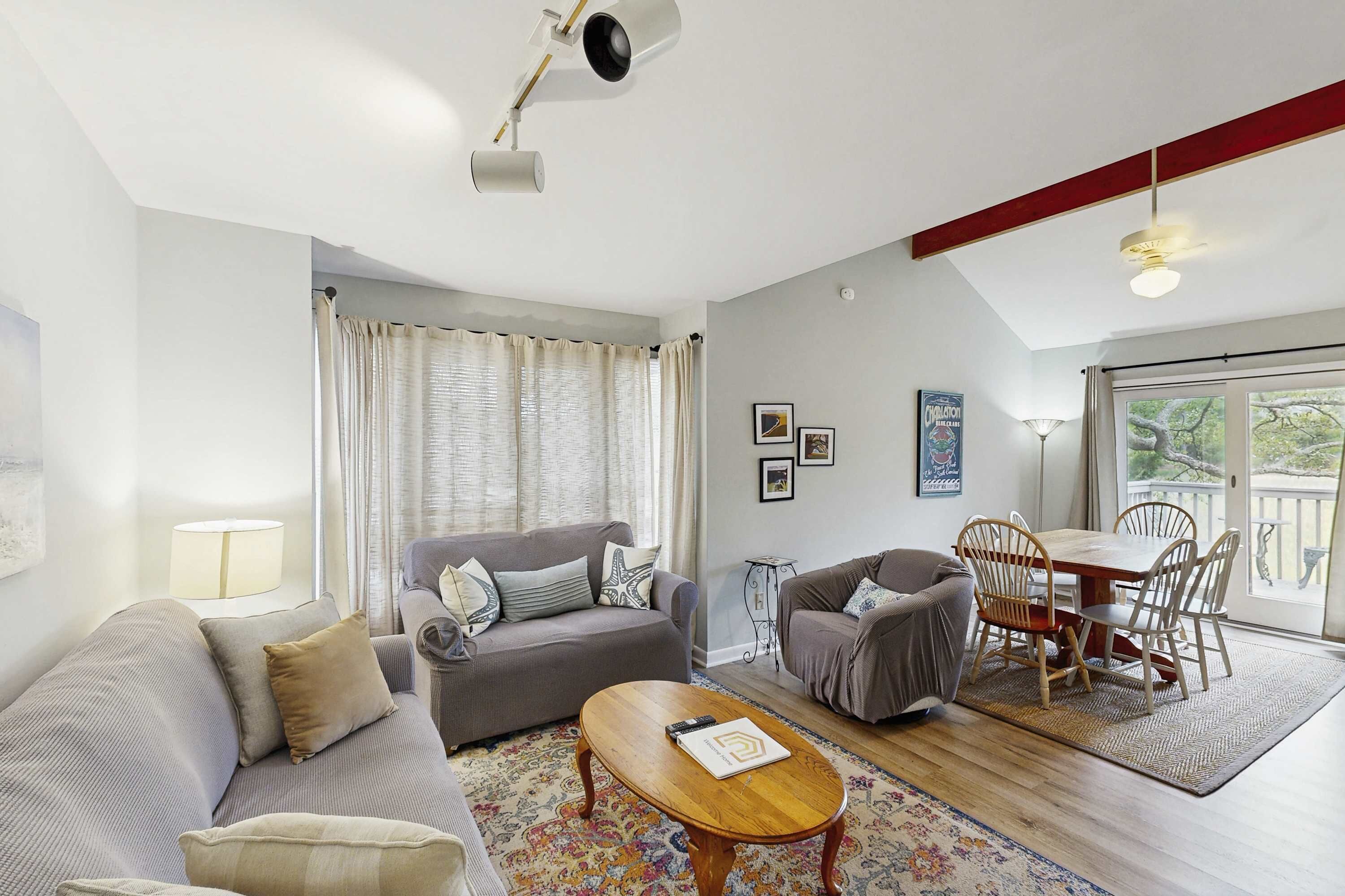 Televisión y oficina 