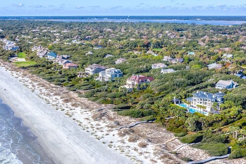 First Floor Villa with Lagoon Views and within walking distance of the beach