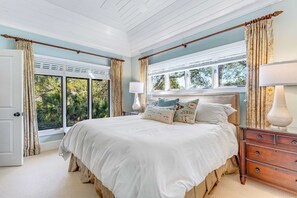 2 bedrooms, iron/ironing board, WiFi