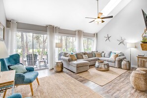 TV, peis, DVD-spiller og fotballspill