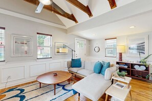 Een televisie, videogames, een stereo en een kantoor