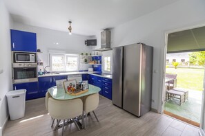 Mikroaaltouuni, uuni, liesi