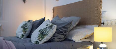 2 bedrooms, iron/ironing board, Internet, bed sheets