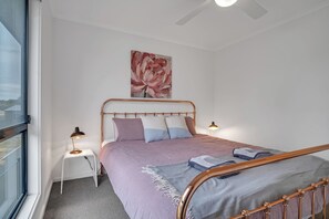 3 makuuhuonetta, silitysrauta/-lauta, internet, vuodevaatteet