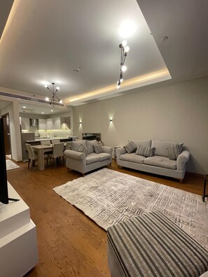 Comfort Apartment, Courtyard View | Free WiFi - 2BR Fully Serviced Apt. in AeonTowers (6th of October City)
