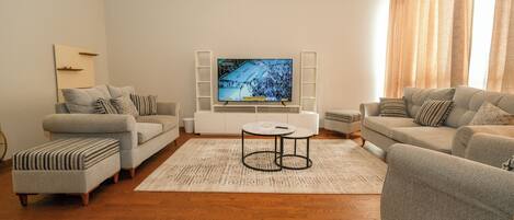 Lägenhet Comfort - utsikt mot innergården | Vardagsrum