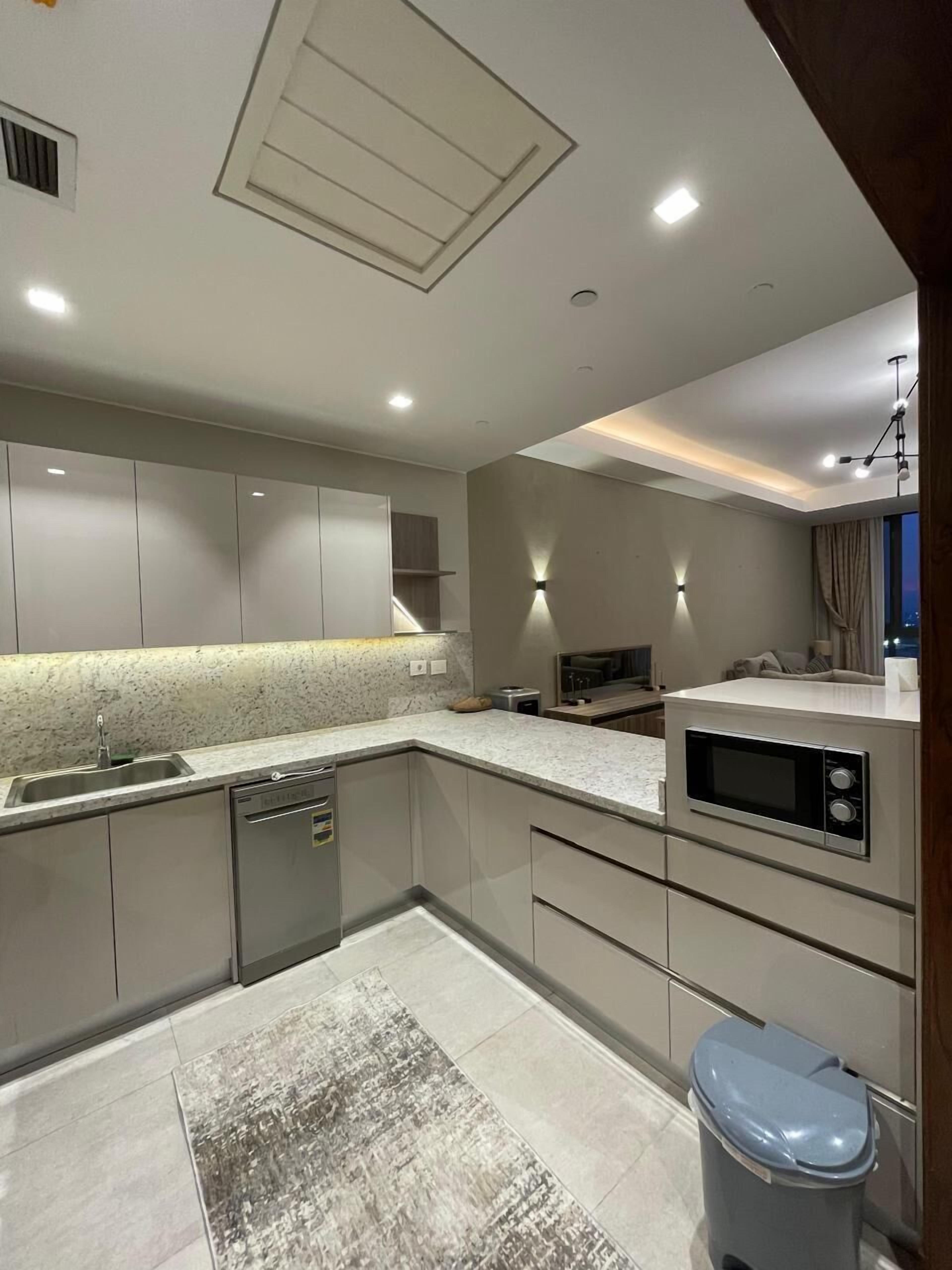 Căn hộ tiện nghi đơn giản, quang cảnh sân vườn | Bếp riêng