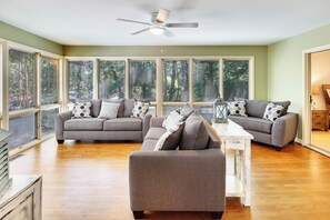 TV, DVD player - Dog-friendly home with large deck, on-site pools, tennis & Beach Club (Seabrook Island)