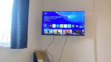 1 chambre, fer et planche Ă repasser, Wi-Fi, draps fournis