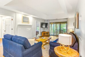 Televisión y oficina 