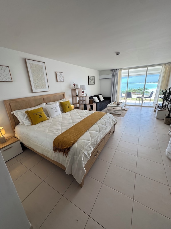 1 bedroom, in-room safe, iron/ironing board, free WiFi - Serenity by the Sea - Beachfront studio in Mont Vernon (Cul-de-Sac)