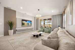 TV, video games - 7 BD/ 5.5 BA/ Windsor Cay (15843 CC) (Clermont)