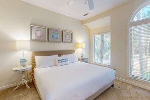 2 bedrooms, desk, iron/ironing board, WiFi - Bright, beautiful home with screened-in porch, wood flooring, & AC - dogs ok (Kiawah Island)