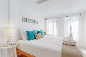 2 chambres, fer et planche à repasser, Wi-Fi, draps fournis