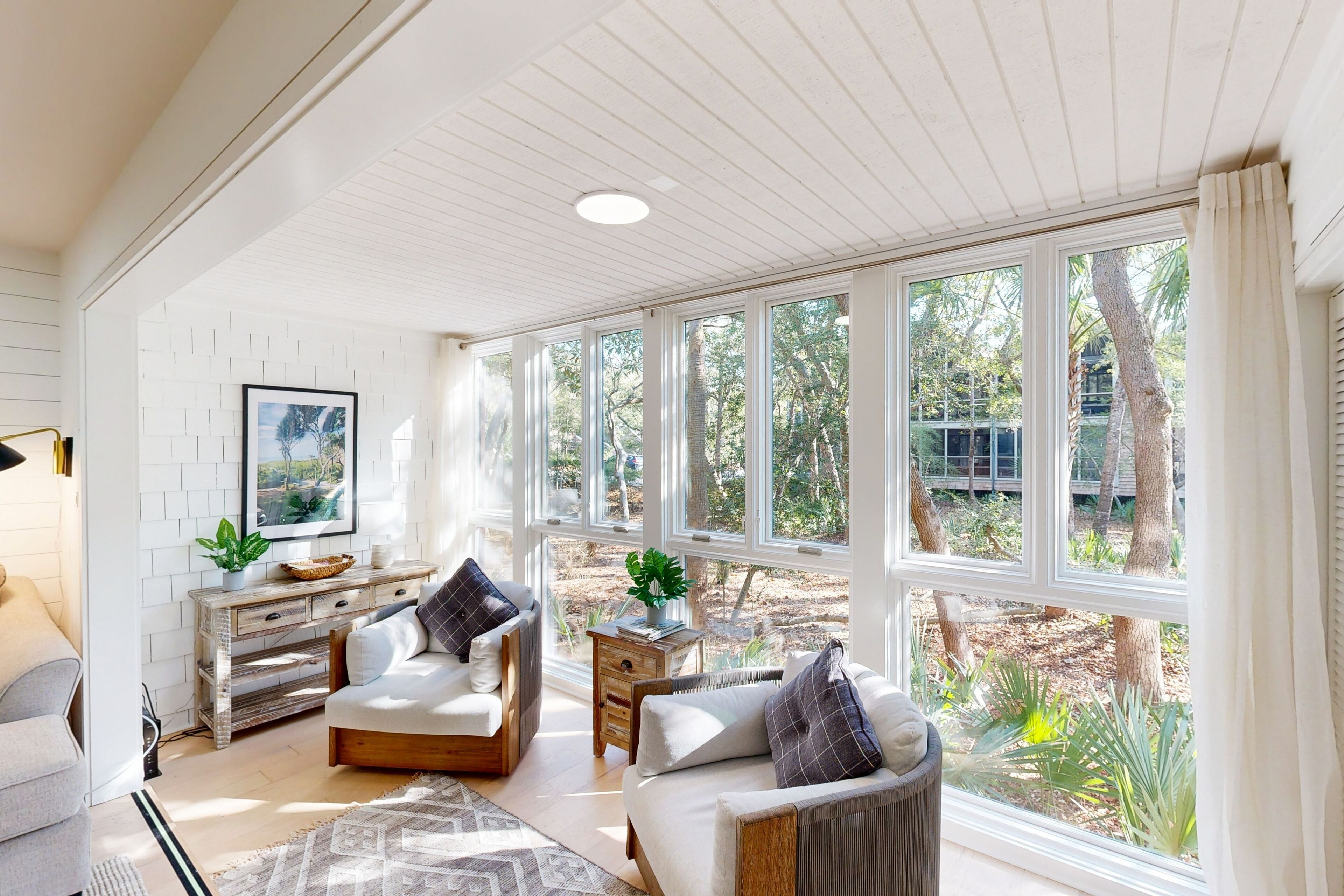 テレビ、DVD プレーヤー