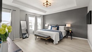 3 chambres, fer et planche à repasser, Wi-Fi, draps fournis
