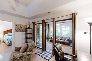 3 عدّة غرف نوم ومكتب ومكواة/لوح كي وواي فاي