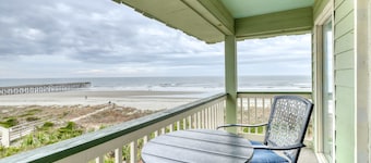 Oceanfront corner condo w/ spectacular view & shared pool/fishing pier
