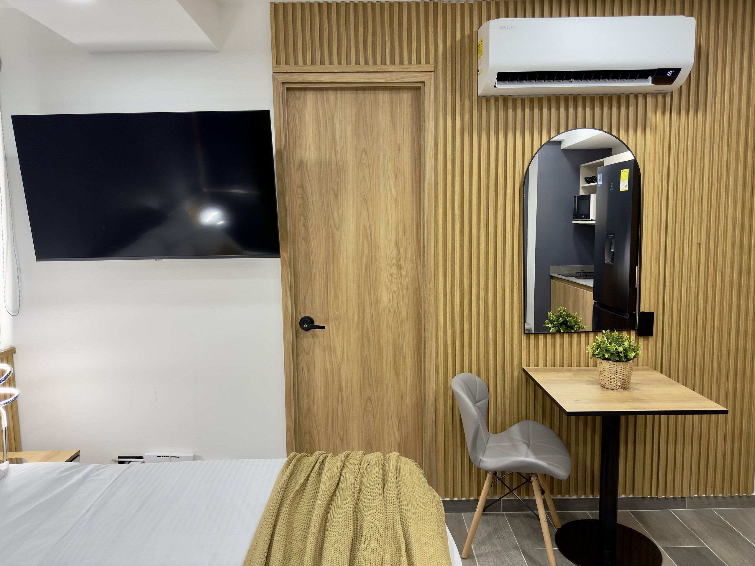 クラシック アパートメント | セーフティボックス (室内)、デスク、遮光カーテン、WiFi (無料)