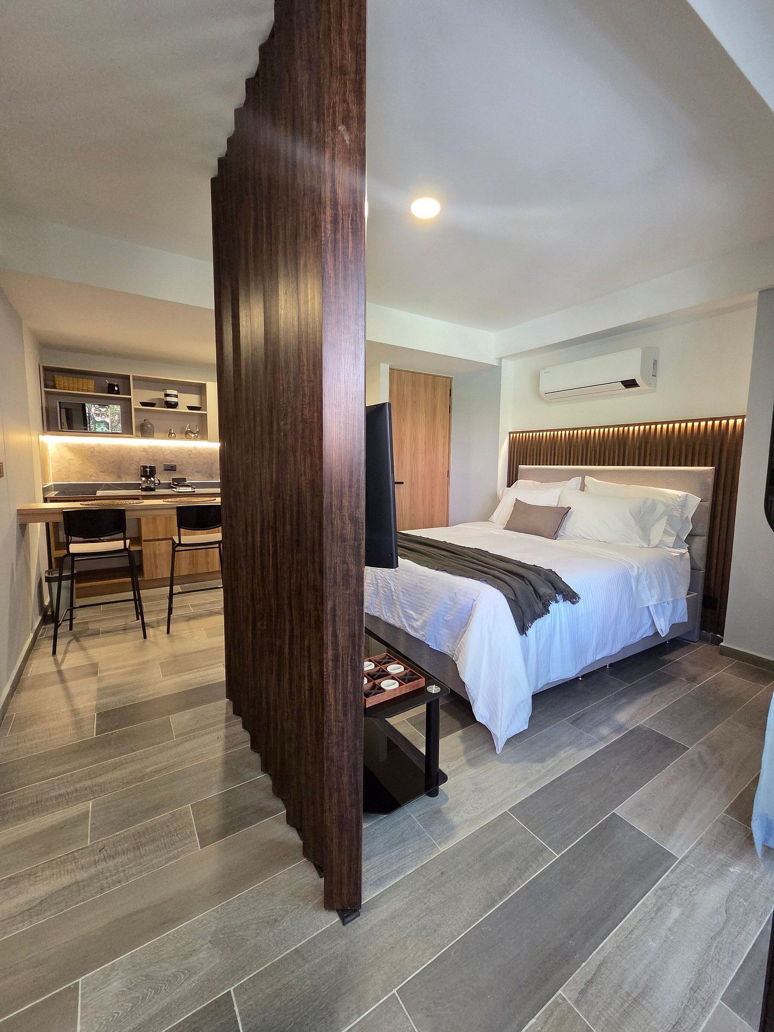 Panoramic Apartment | In-room safe, desk, blackout drapes, free WiFi