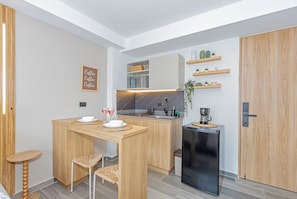 Classic Apartment | Private kitchen - Edificio Bloom (Medellín)