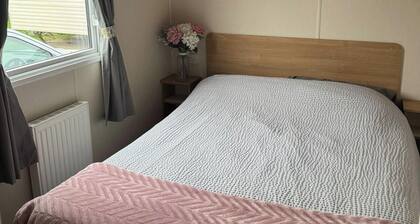 Seaside Charm Cabin Retreat in Rhyl