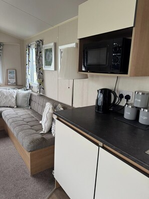 Interior - Seaside Charm Cabin Retreat in Rhyl (Rhyl)
