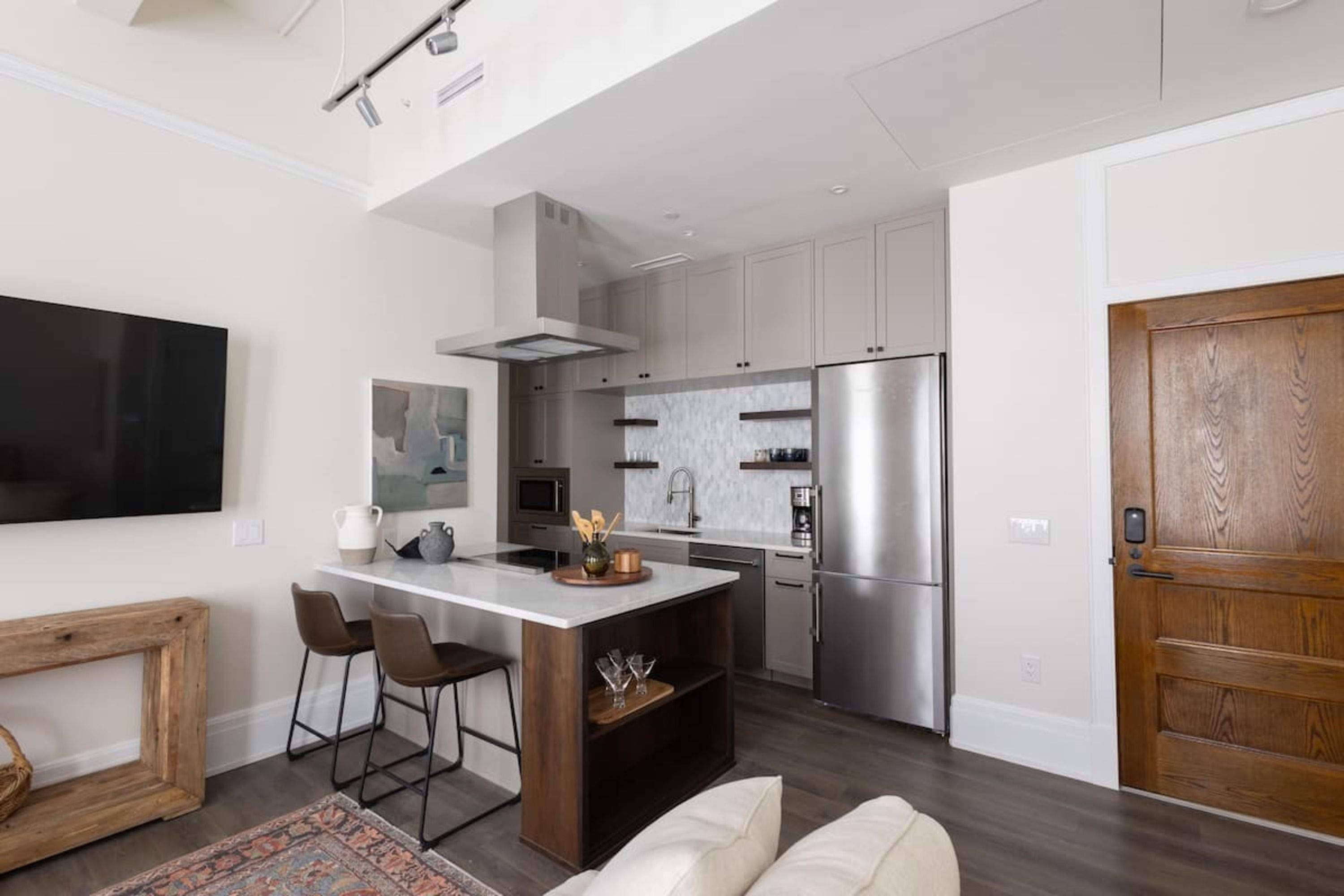 特色公寓式客房, 2 间卧室, 厨房, 庭院景观 | 私人厨房 | 冰箱、微波炉、烤箱、炉灶